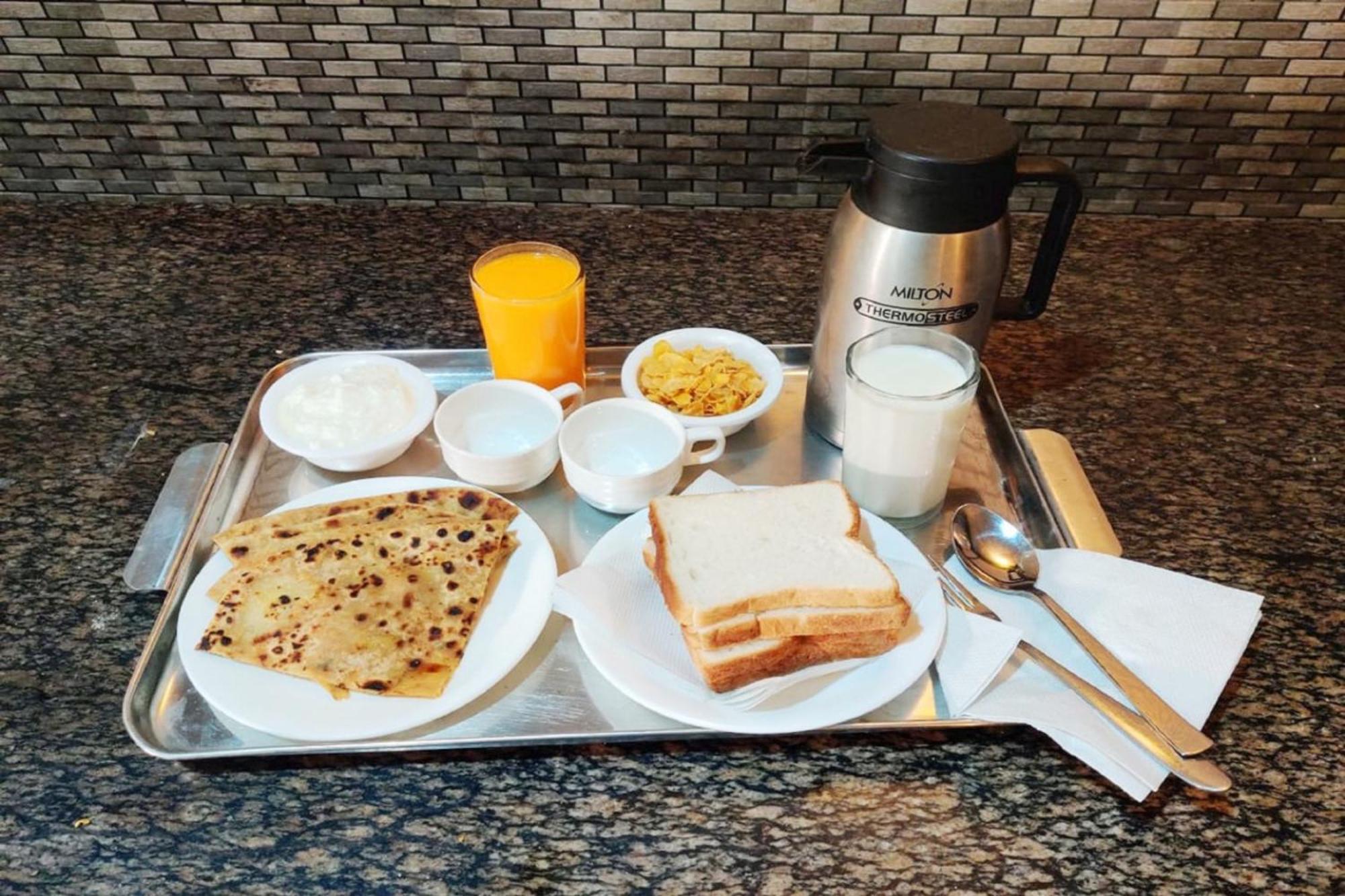 Goroomgo Hotel Manurama Ruby Kolkata Eksteriør bilde